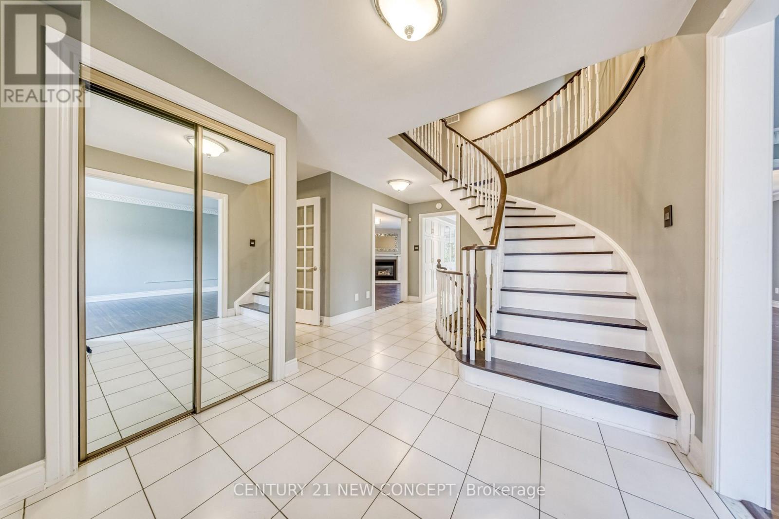 528 Belview Avenue, Vaughan (East Woodbridge), Ontario  L4L 7R6 - Photo 2 - N13880958