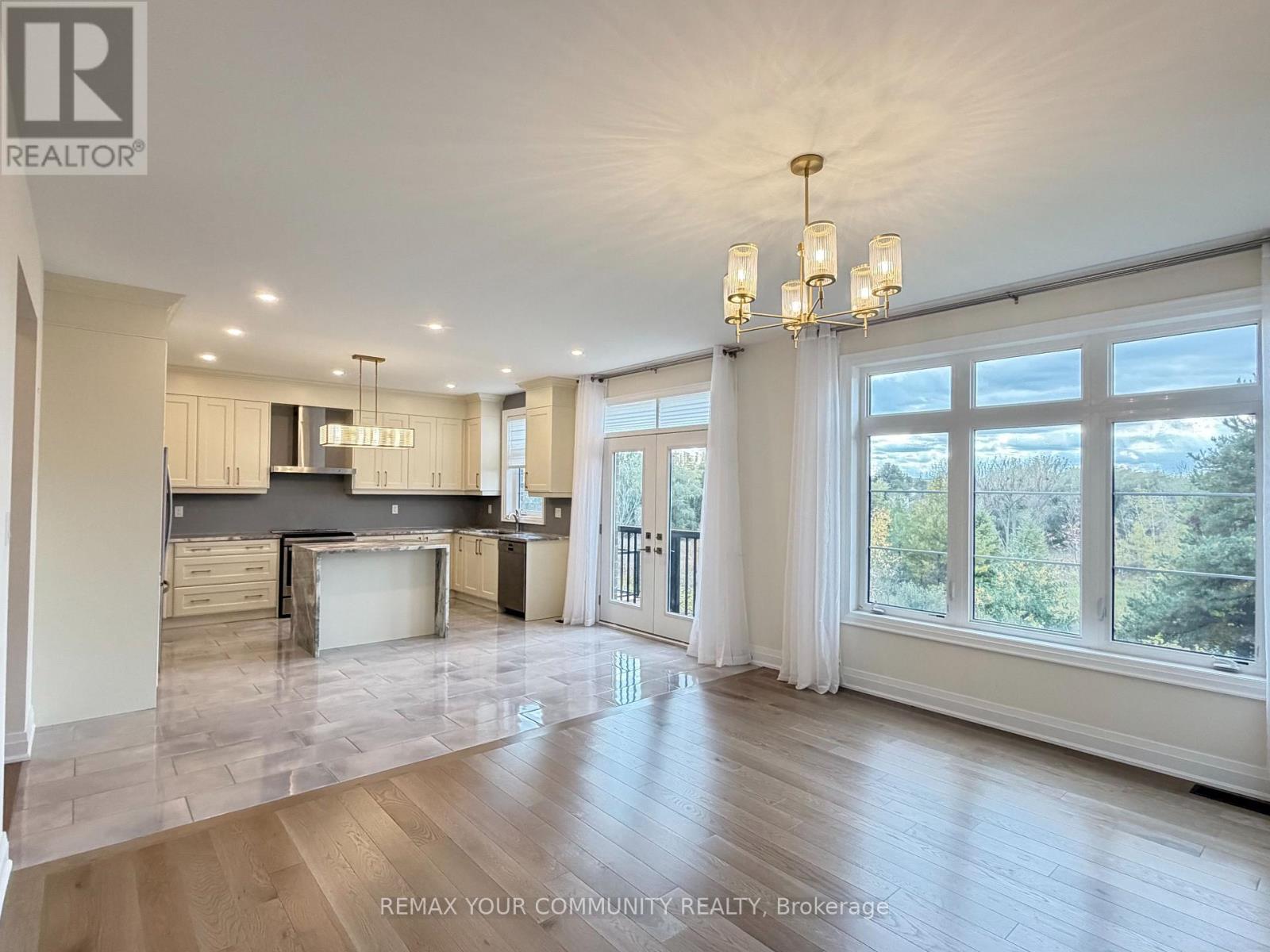 22 Upbound Court, East Gwillimbury, Ontario  L9N 0W1 - Photo 5 - N13856750