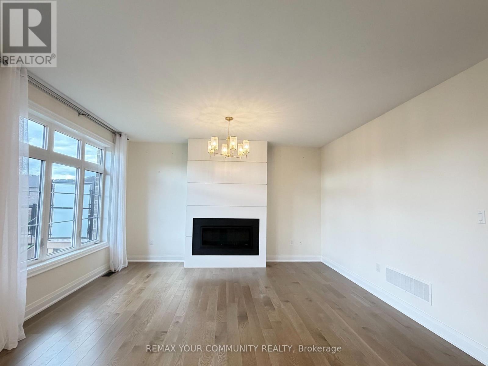22 Upbound Court, East Gwillimbury, Ontario  L9N 0W1 - Photo 6 - N13856750
