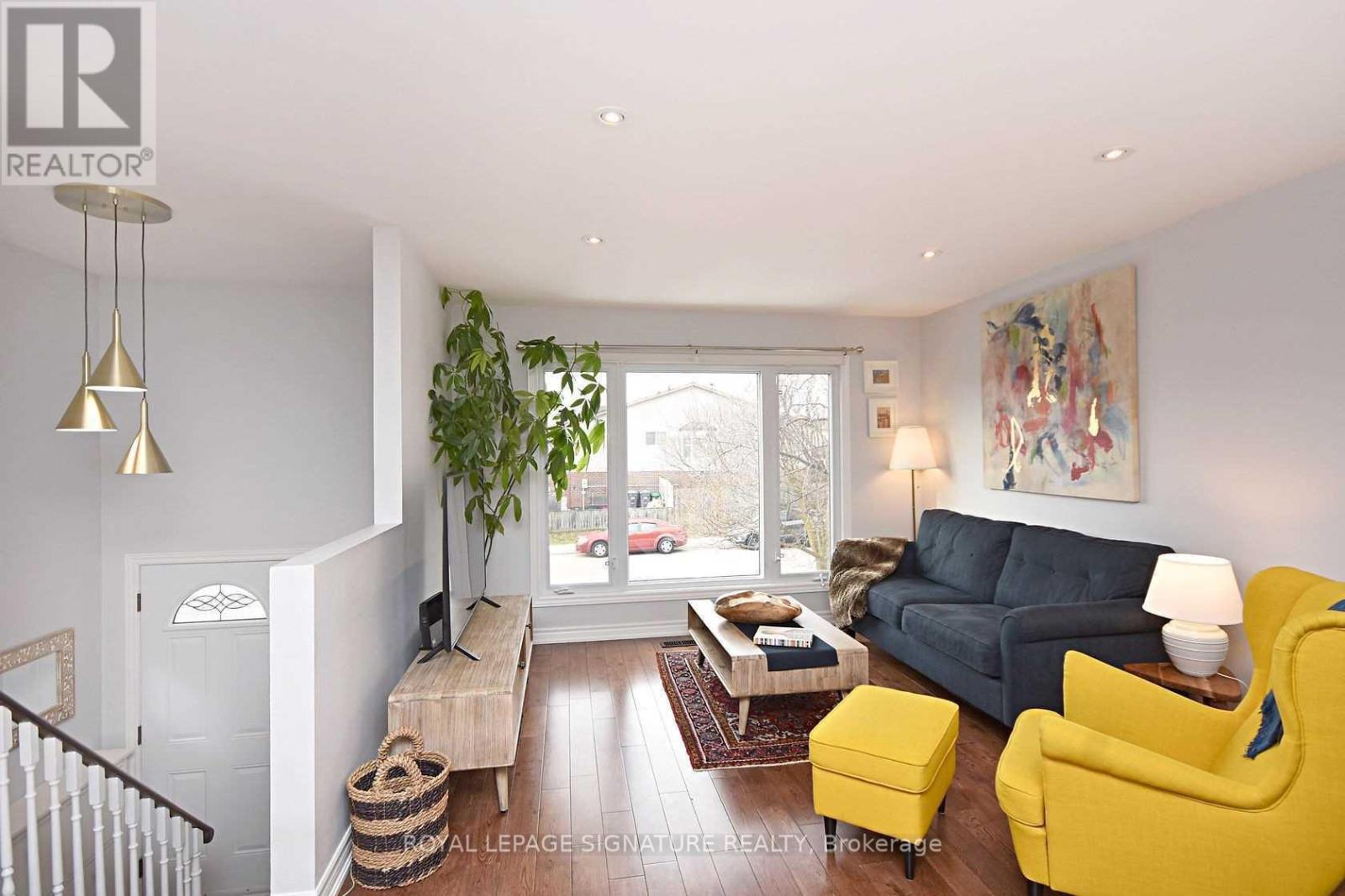 6303 Plowmans Heath, Mississauga, Ontario  L5N 3W1 - Photo 5 - W13880878