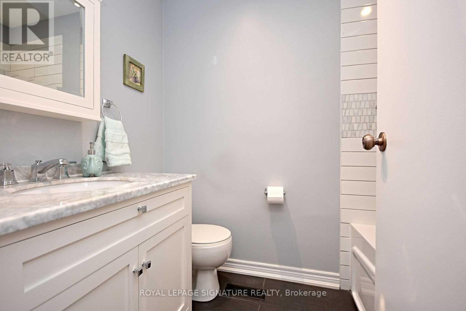 6303 Plowmans Heath, Mississauga, Ontario  L5N 3W1 - Photo 9 - W13880878