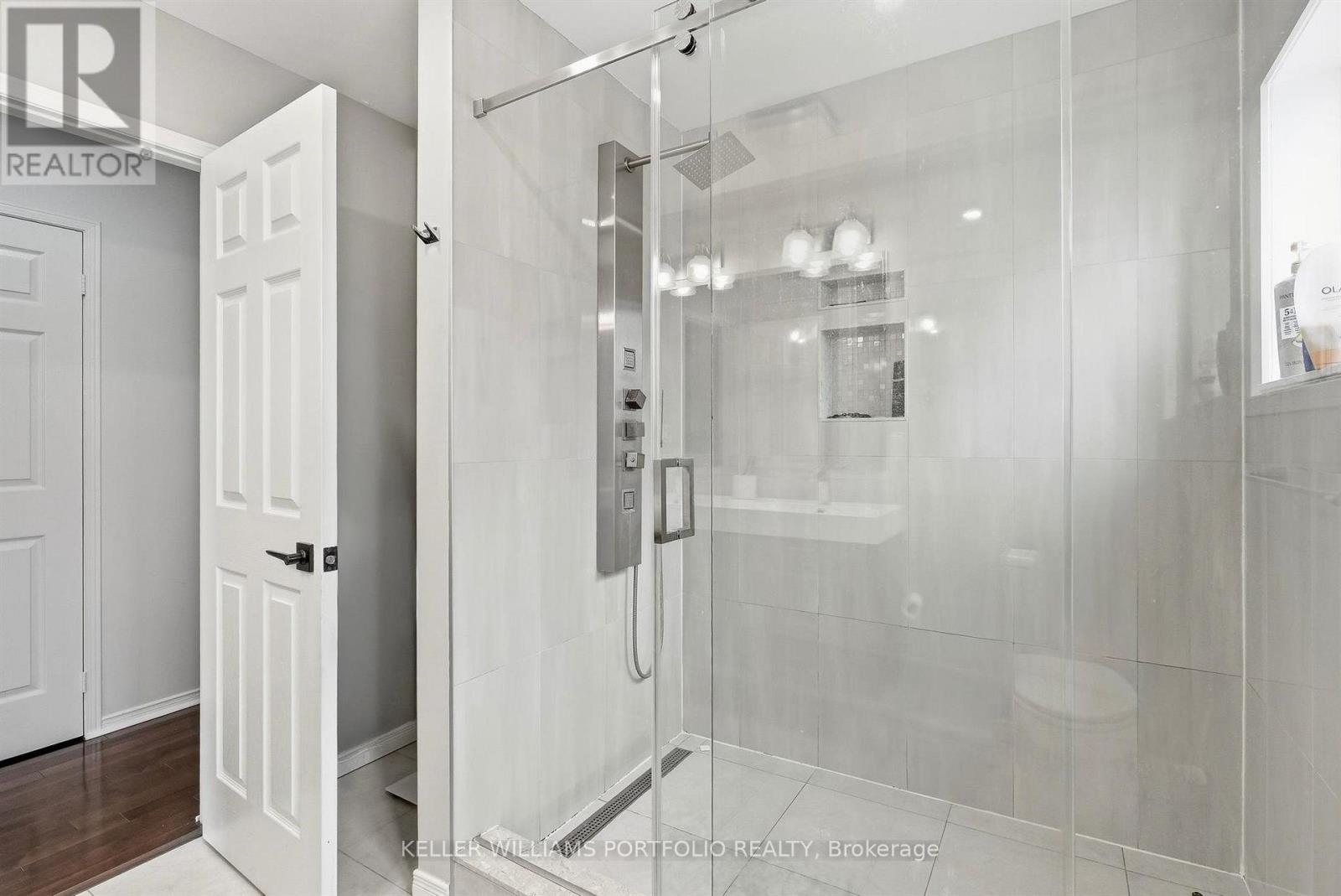 5723 Keldrew Avenue, Mississauga, Ontario  L5M 7B9 - Photo 28 - W13880882