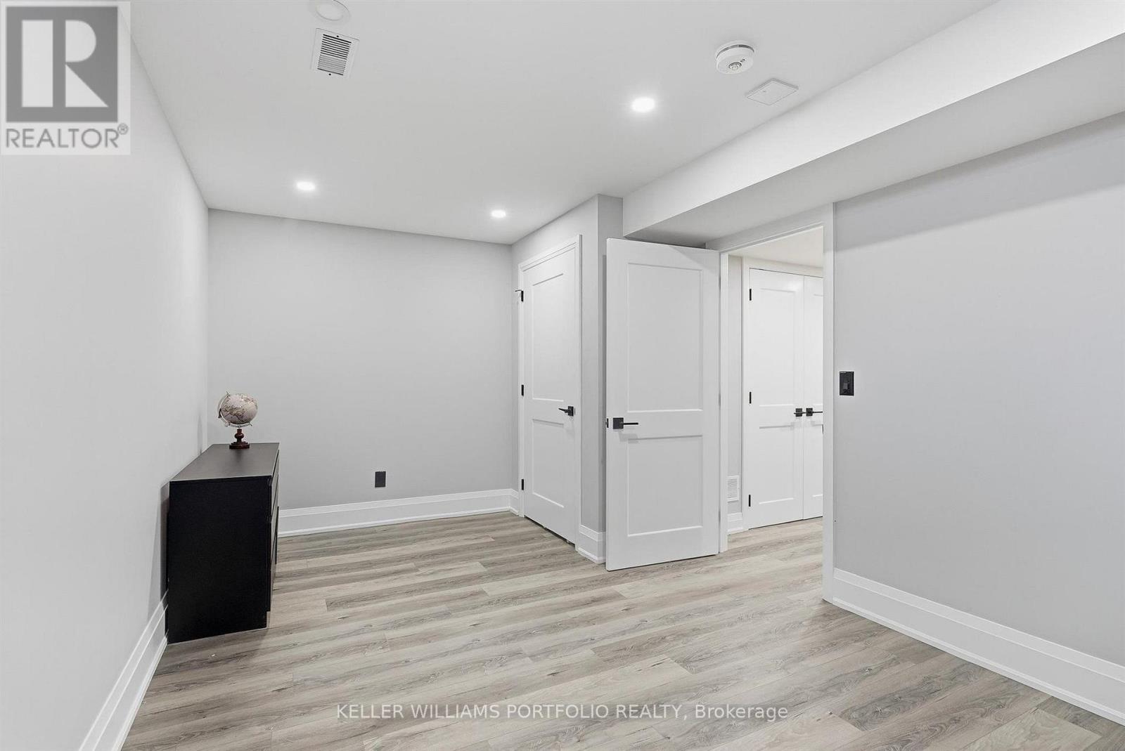 5723 Keldrew Avenue, Mississauga, Ontario  L5M 7B9 - Photo 43 - W13880882