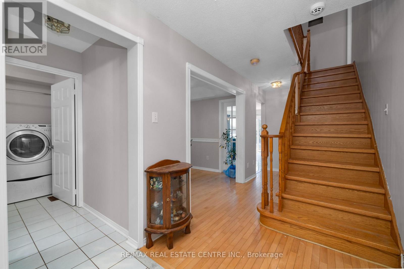 39 Killaloe Crescent, Halton Hills, Ontario  L7G 5N2 - Photo 2 - W13880908