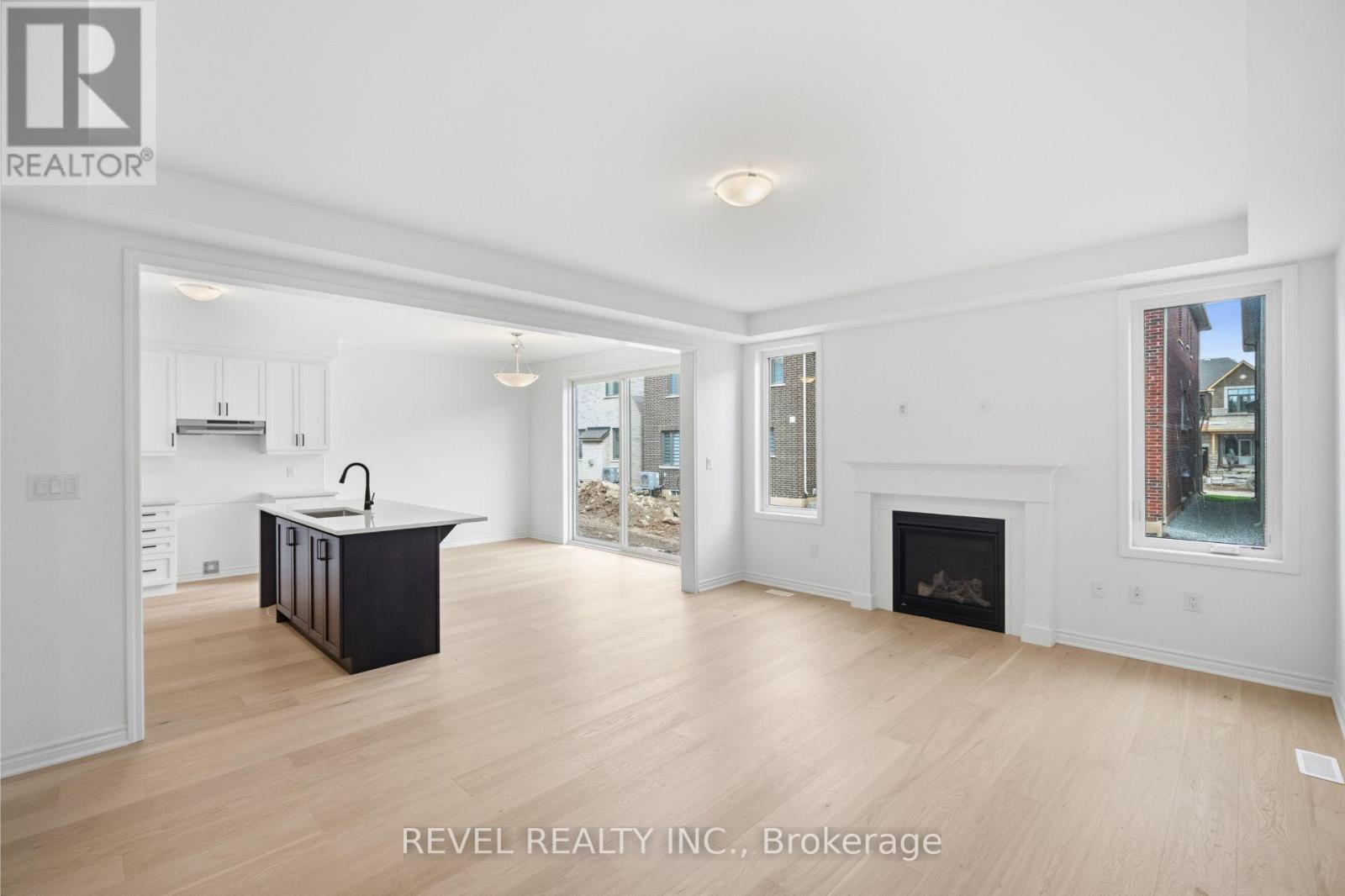 1389 Mccann Way, Milton (Bw Bowes), Ontario  L9E 2G9 - Photo 3 - W13880918