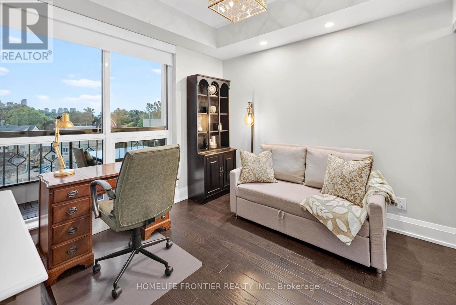 706 - 2 Old Mill Drive, Toronto, Ontario  M6S 0A2 - Photo 15 - W13880966