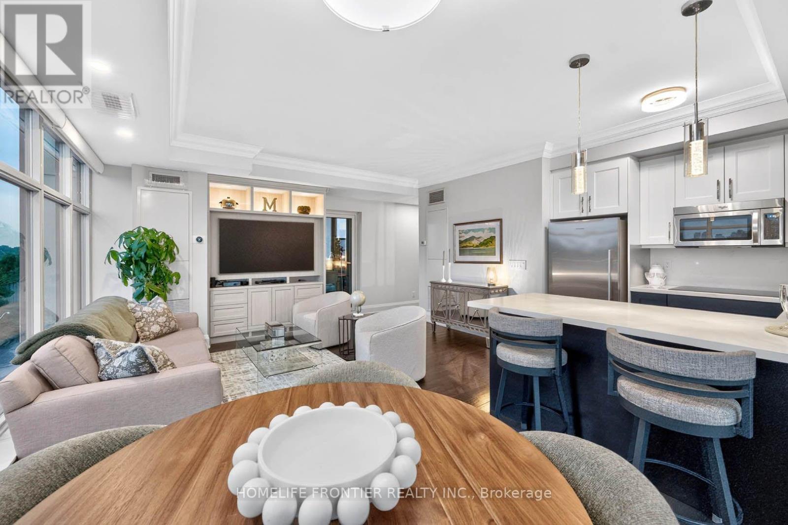 706 - 2 Old Mill Drive, Toronto, Ontario  M6S 0A2 - Photo 7 - W13880966