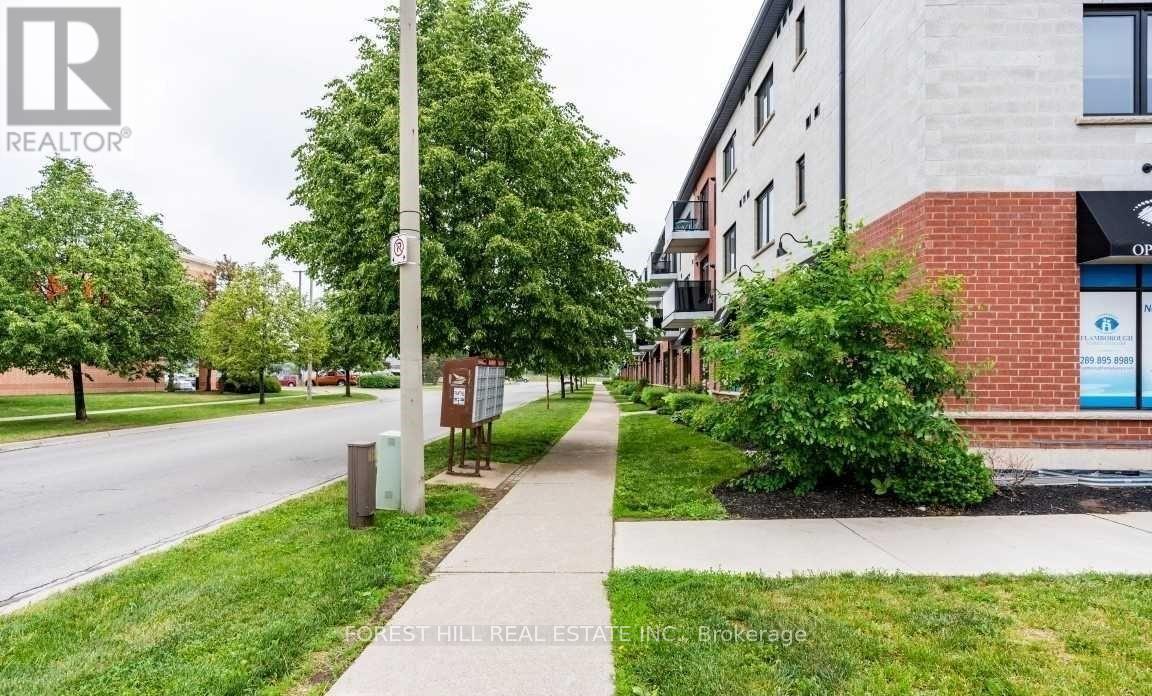 313 - 170 Rockhaven Lane, Hamilton (Waterdown), Ontario  L8B 1B5 - Photo 1 - X13880894