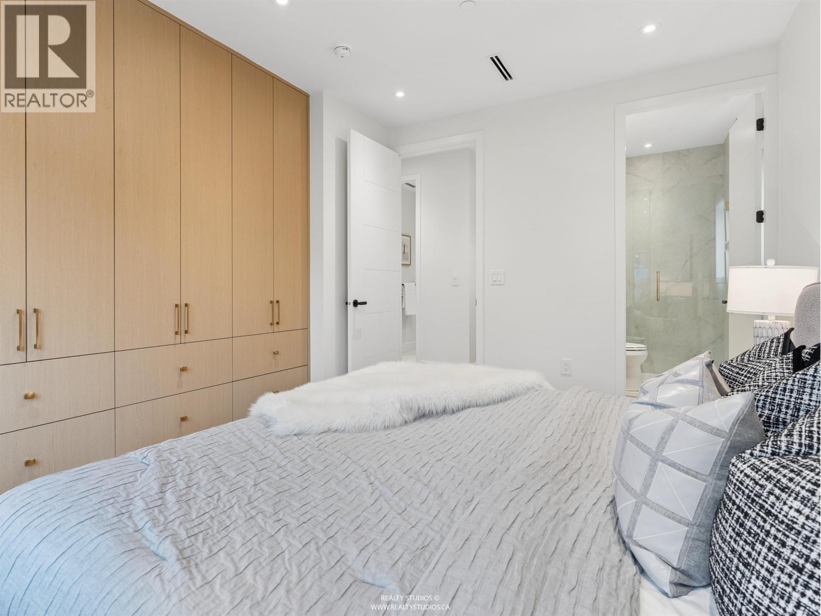 2543 E 2nd Avenue, Vancouver, British Columbia  V5T 4C1 - Photo 2 - R3174053