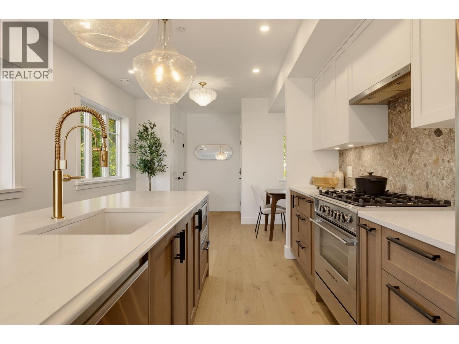 1 326 W 14th Street, North Vancouver, British Columbia  V7M 1P6 - Photo 11 - R3172617