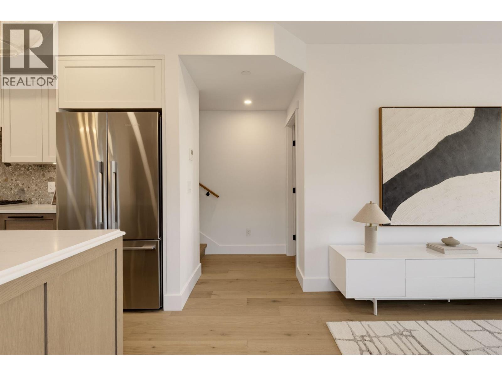 1 326 W 14th Street, North Vancouver, British Columbia  V7M 1P6 - Photo 4 - R3172617