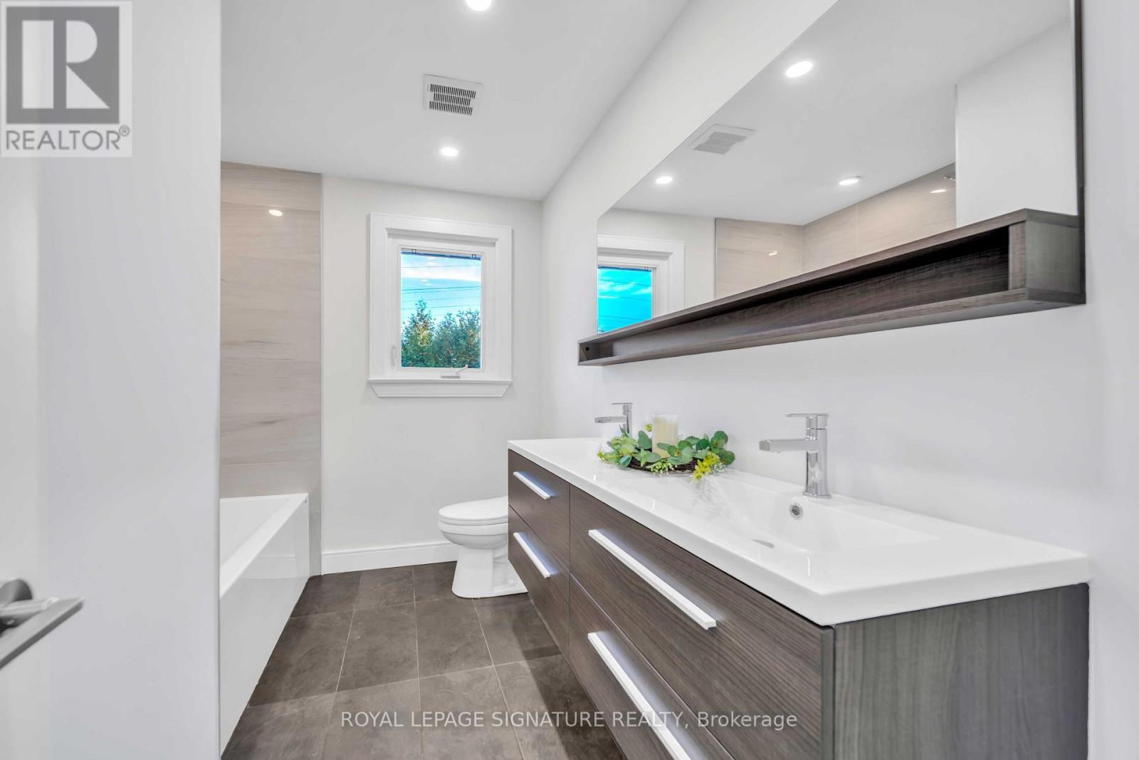 49 Snowcrest Avenue, Toronto, Ontario  M2K 2K9 - Photo 20 - C13879152