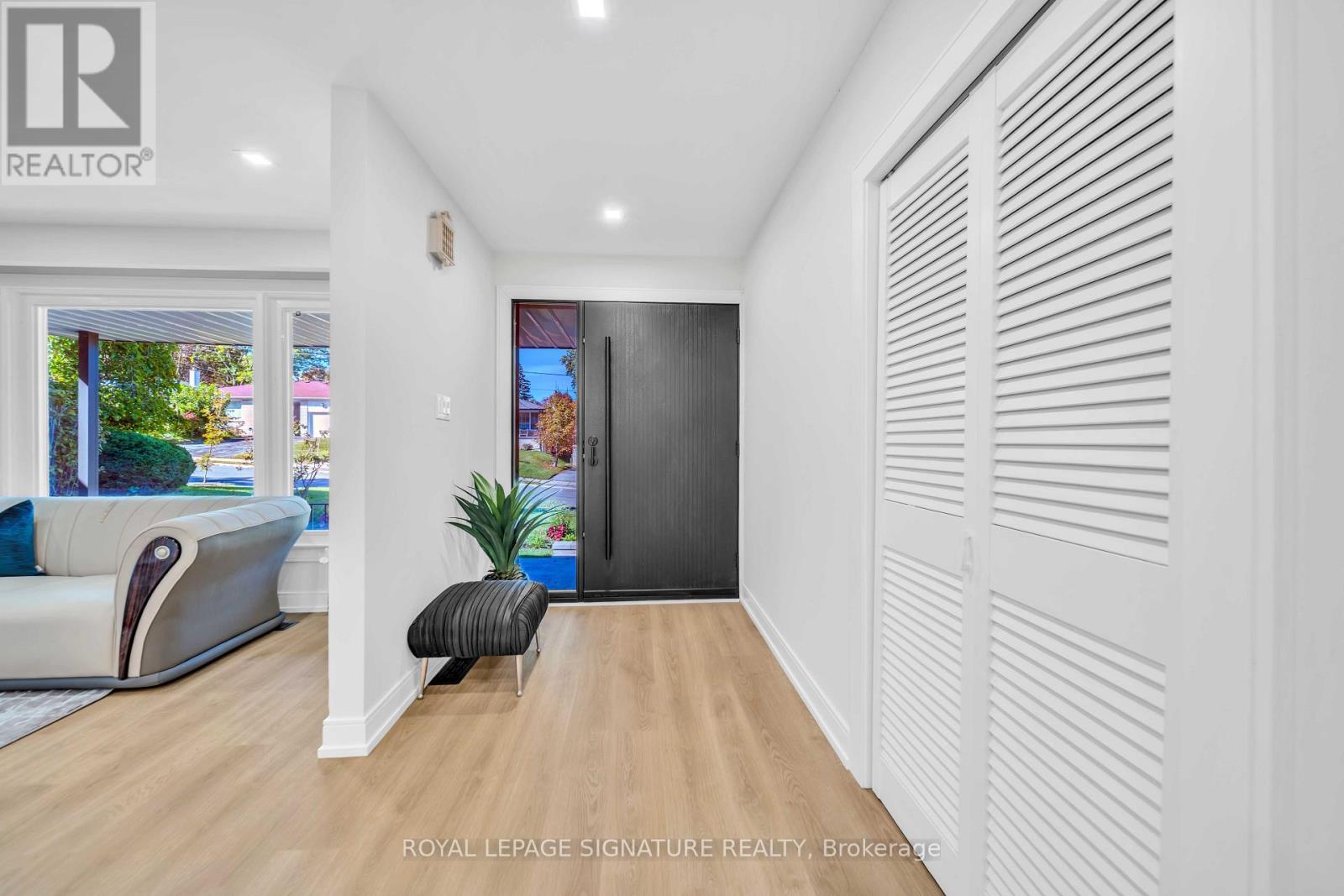 49 Snowcrest Avenue, Toronto, Ontario  M2K 2K9 - Photo 4 - C13879152