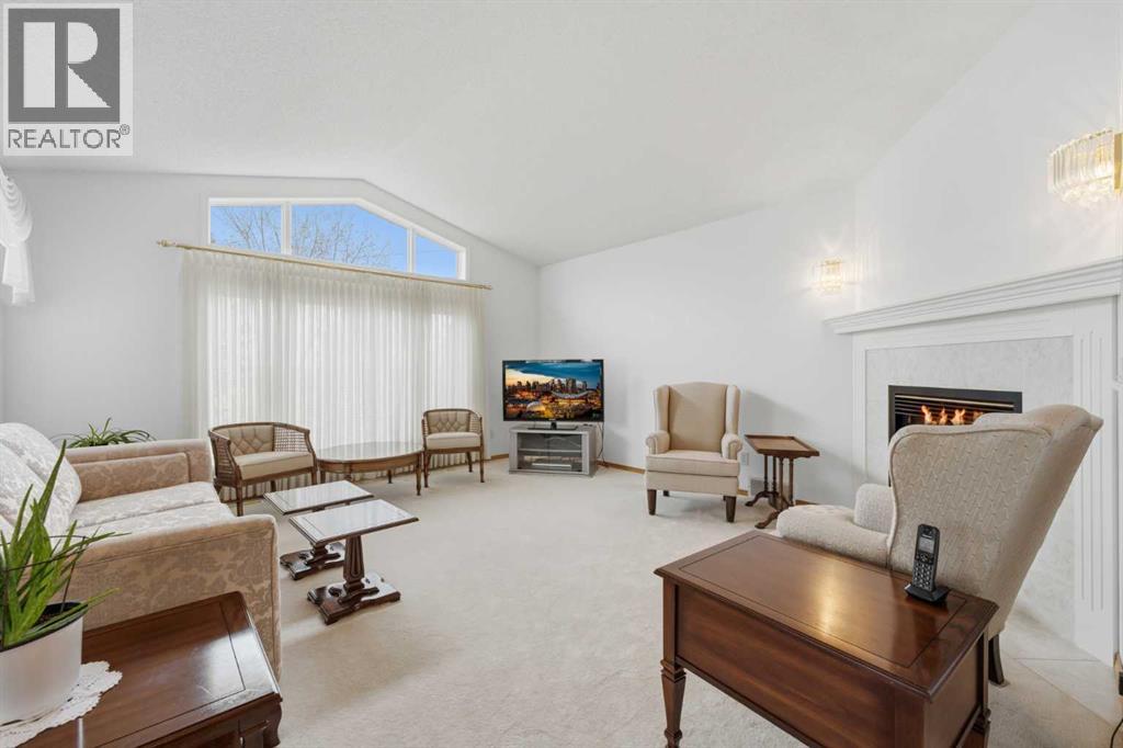 614 Sierra Madre Court SW, Calgary, Alberta  T3H 3M5 - Photo 10 - A2350736