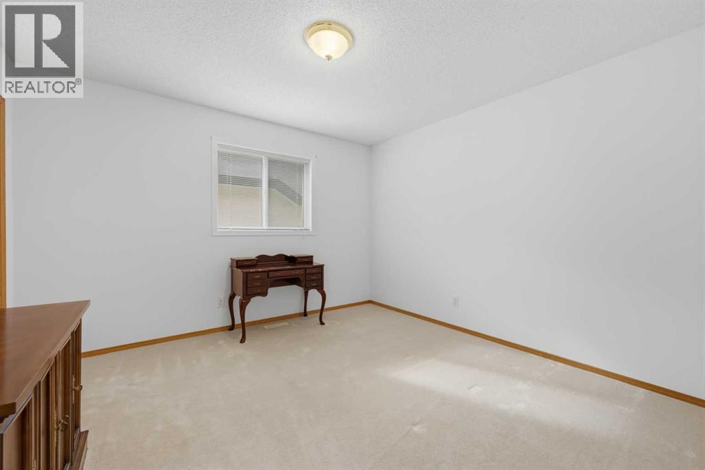 614 Sierra Madre Court SW, Calgary, Alberta  T3H 3M5 - Photo 17 - A2350736