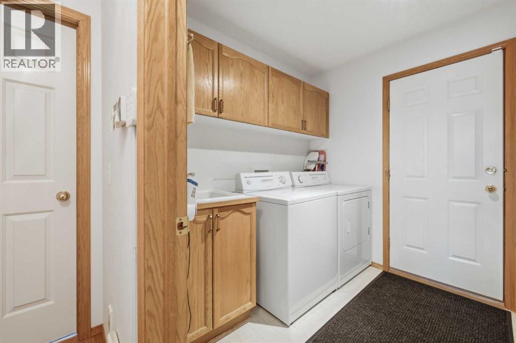 614 Sierra Madre Court SW, Calgary, Alberta  T3H 3M5 - Photo 19 - A2350736