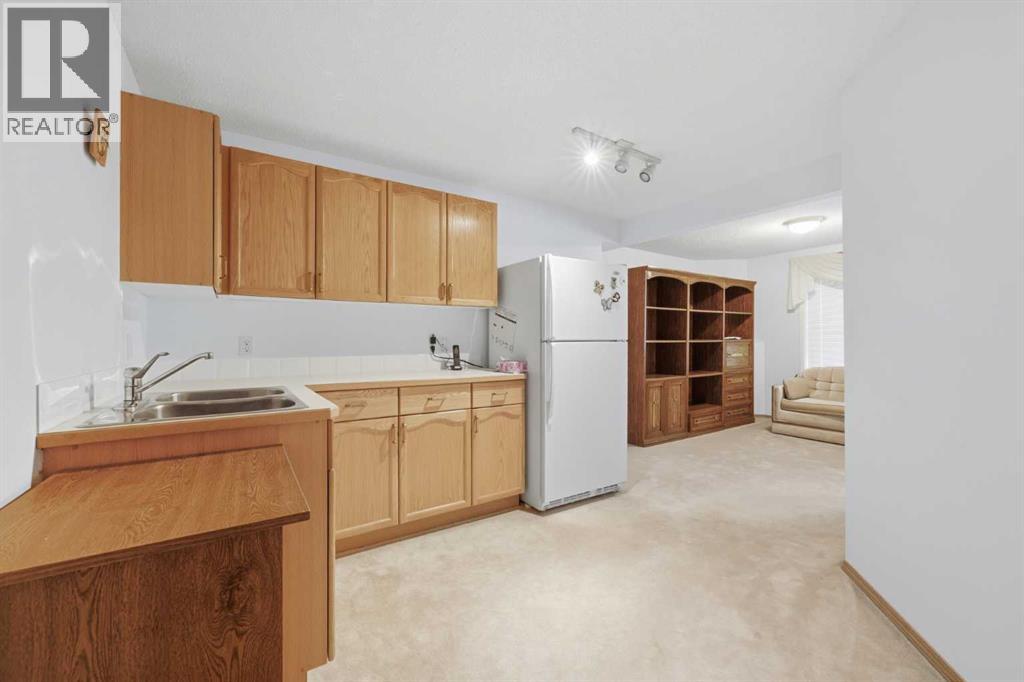 614 Sierra Madre Court SW, Calgary, Alberta  T3H 3M5 - Photo 27 - A2350736