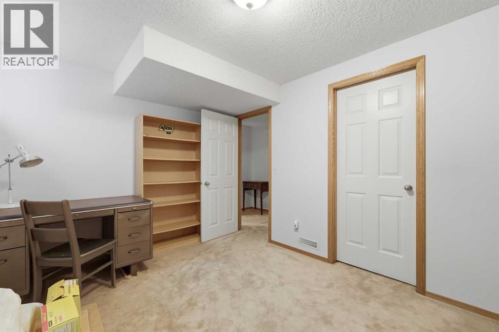 614 Sierra Madre Court SW, Calgary, Alberta  T3H 3M5 - Photo 33 - A2350736