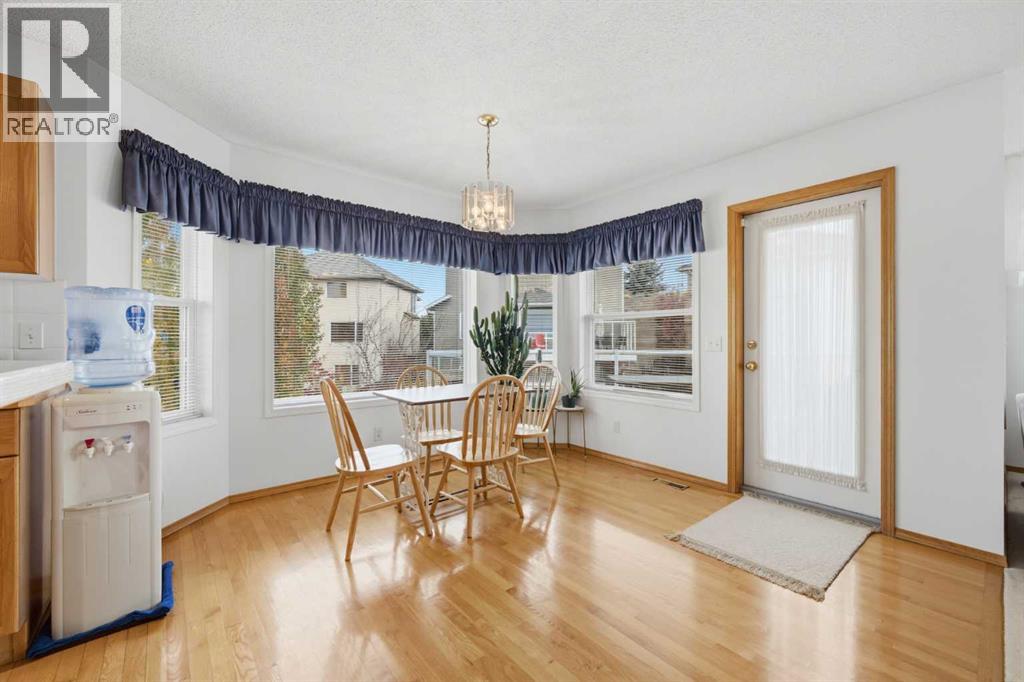 614 Sierra Madre Court SW, Calgary, Alberta  T3H 3M5 - Photo 7 - A2350736