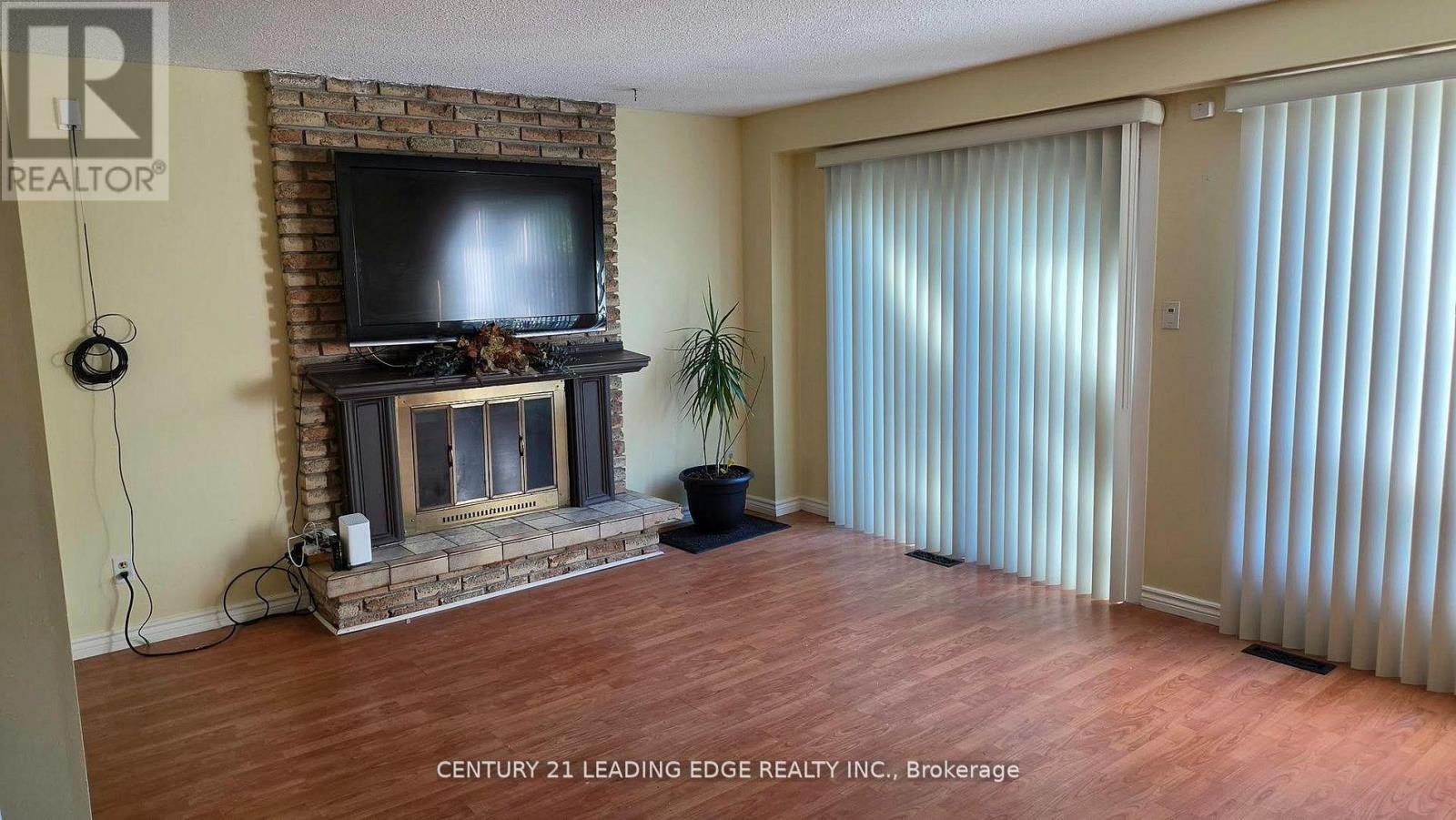 Main & 2nd Flr - 6 Plum Brook Crescent, Toronto, Ontario  M1S 3Z8 - Photo 4 - E13877090