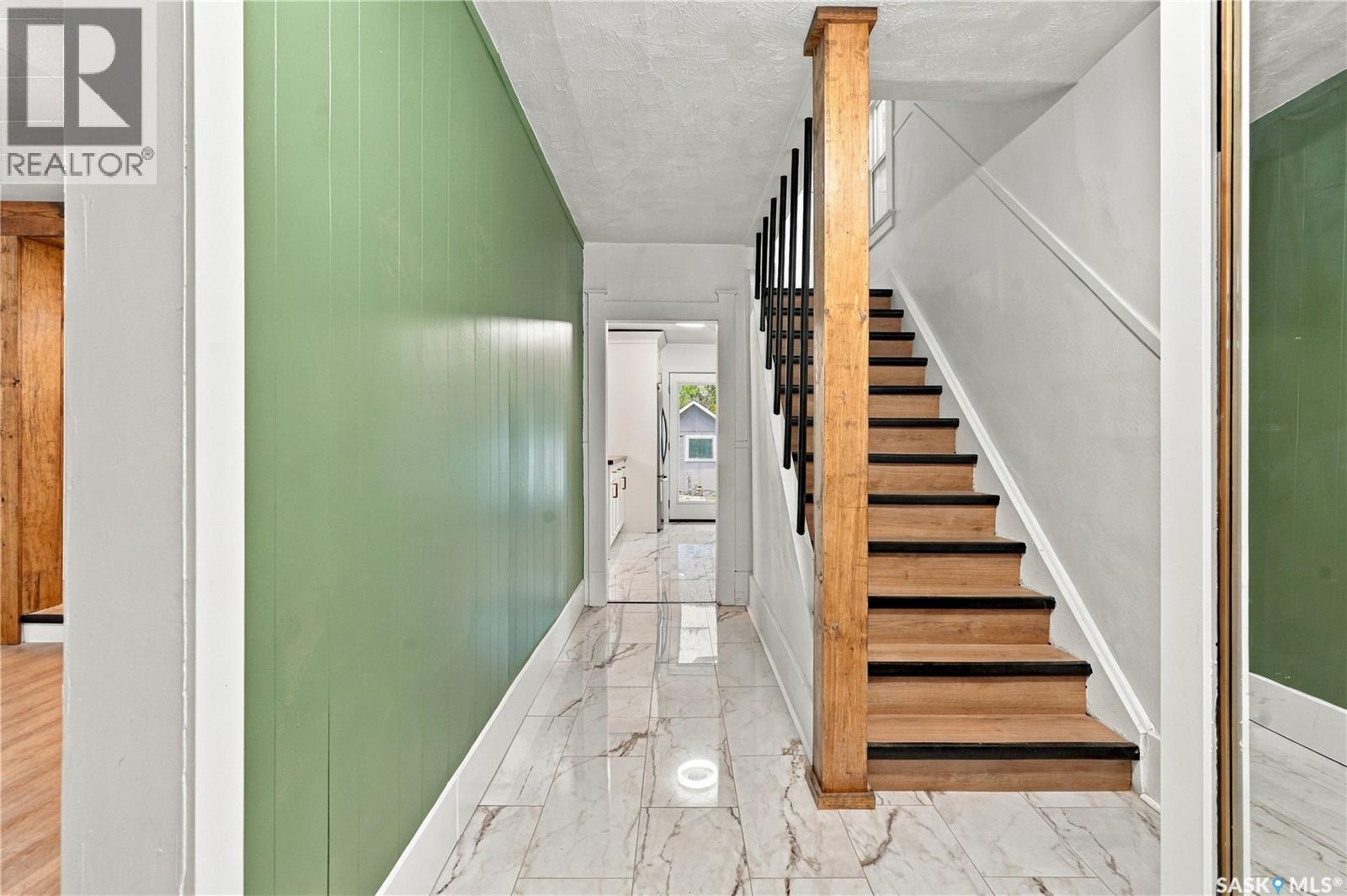 420 J Avenue N, Saskatoon, Saskatchewan  S7L 2K3 - Photo 4 - SK050780