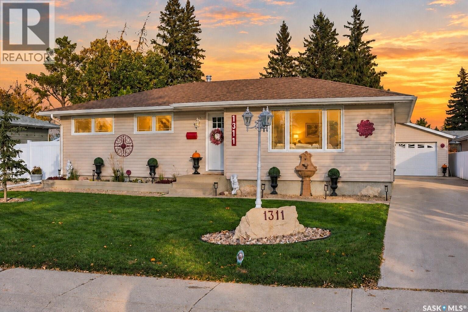 1311 Queen CRESCENT, moose jaw, Saskatchewan