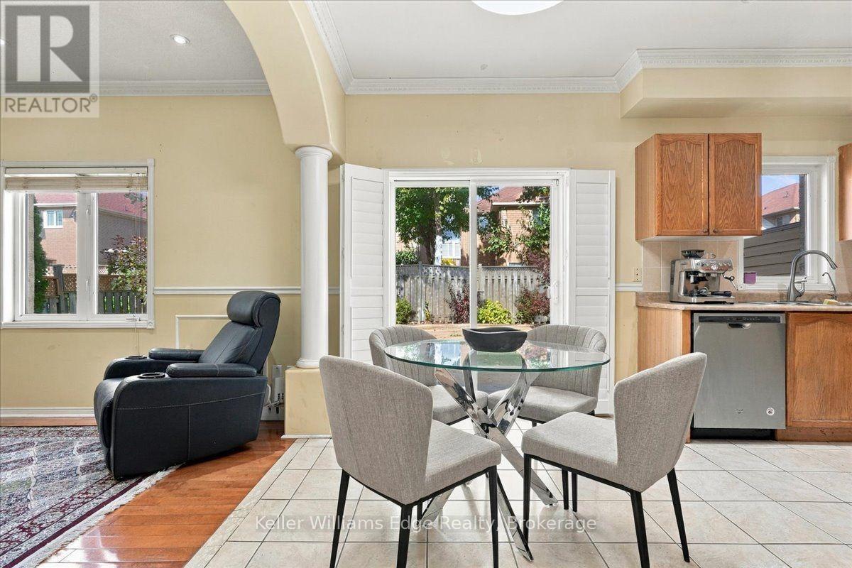 671 Twain Avenue, Mississauga, Ontario  L5W 1K7 - Photo 12 - W13881018