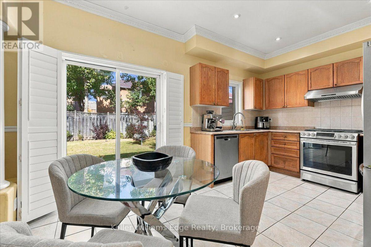 671 Twain Avenue, Mississauga, Ontario  L5W 1K7 - Photo 13 - W13881018
