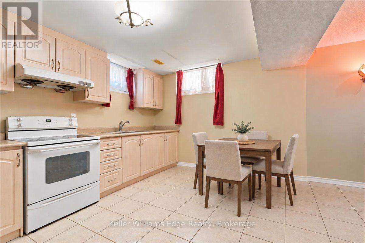 671 Twain Avenue, Mississauga, Ontario  L5W 1K7 - Photo 32 - W13881018