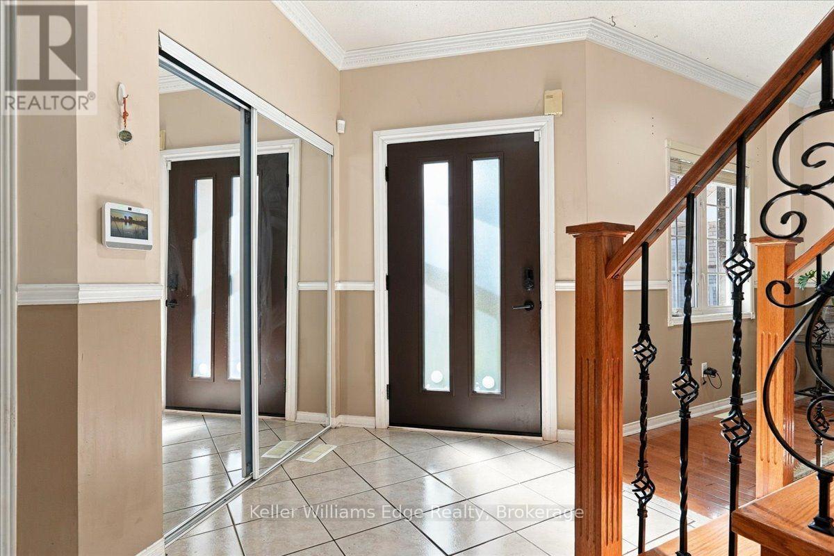 671 Twain Avenue, Mississauga, Ontario  L5W 1K7 - Photo 5 - W13881018