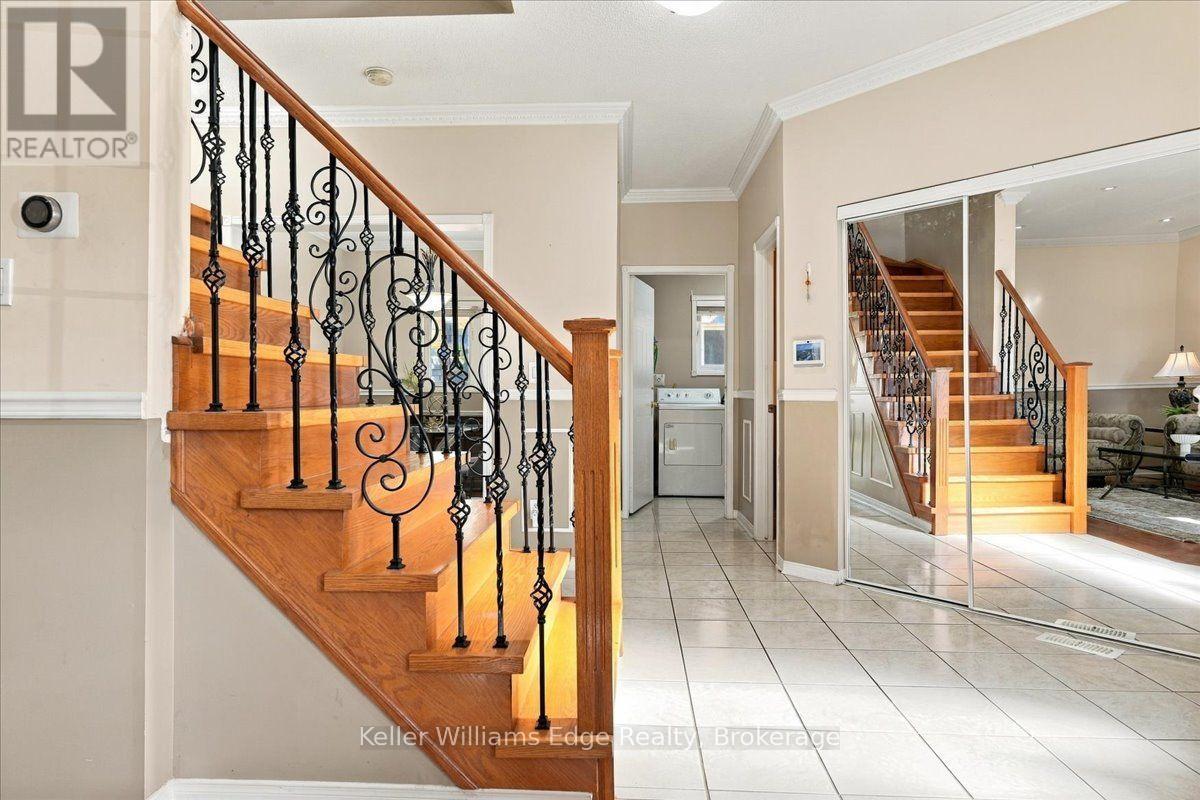 671 Twain Avenue, Mississauga, Ontario  L5W 1K7 - Photo 7 - W13881018