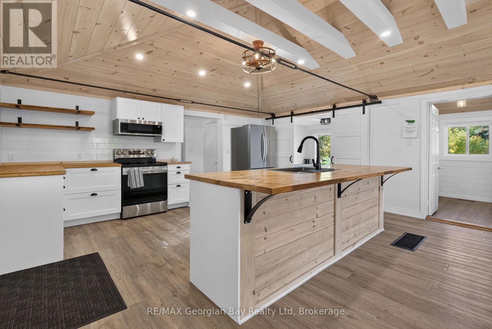 18 Sallows Drive, Tay, Ontario  L0K 2A0 - Photo 9 - S13881074
