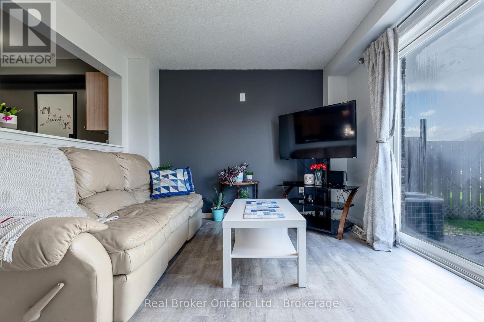 44 Monarchy Street, Barrie, Ontario  L4M 7K1 - Photo 6 - S13881196
