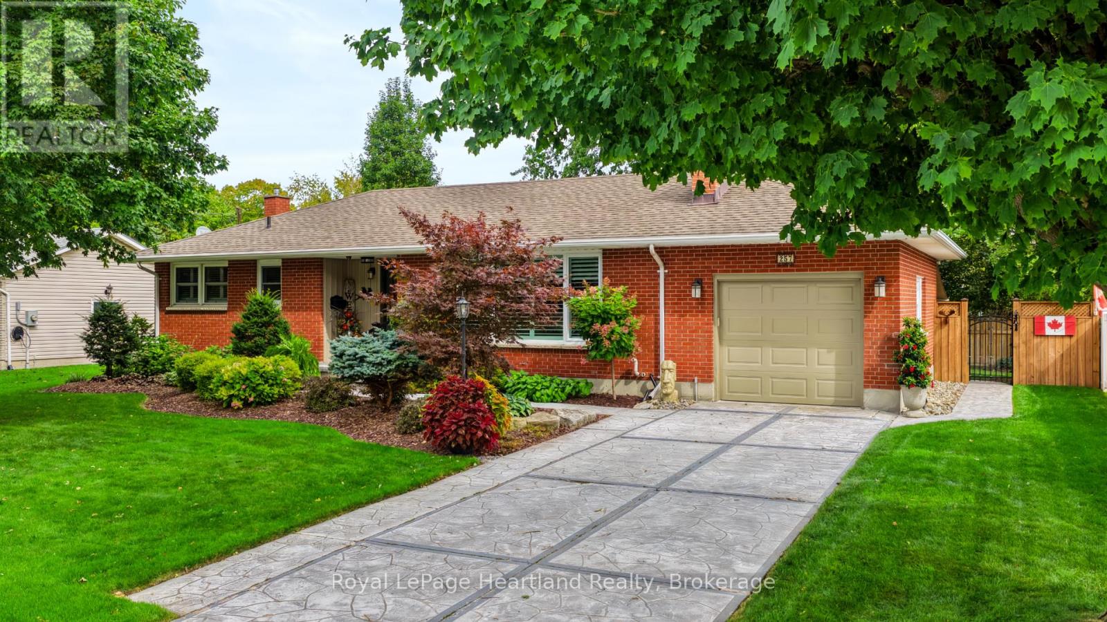 257 Eldon Street, Goderich, Ontario  N7A 3R9 - Photo 1 - X13881154