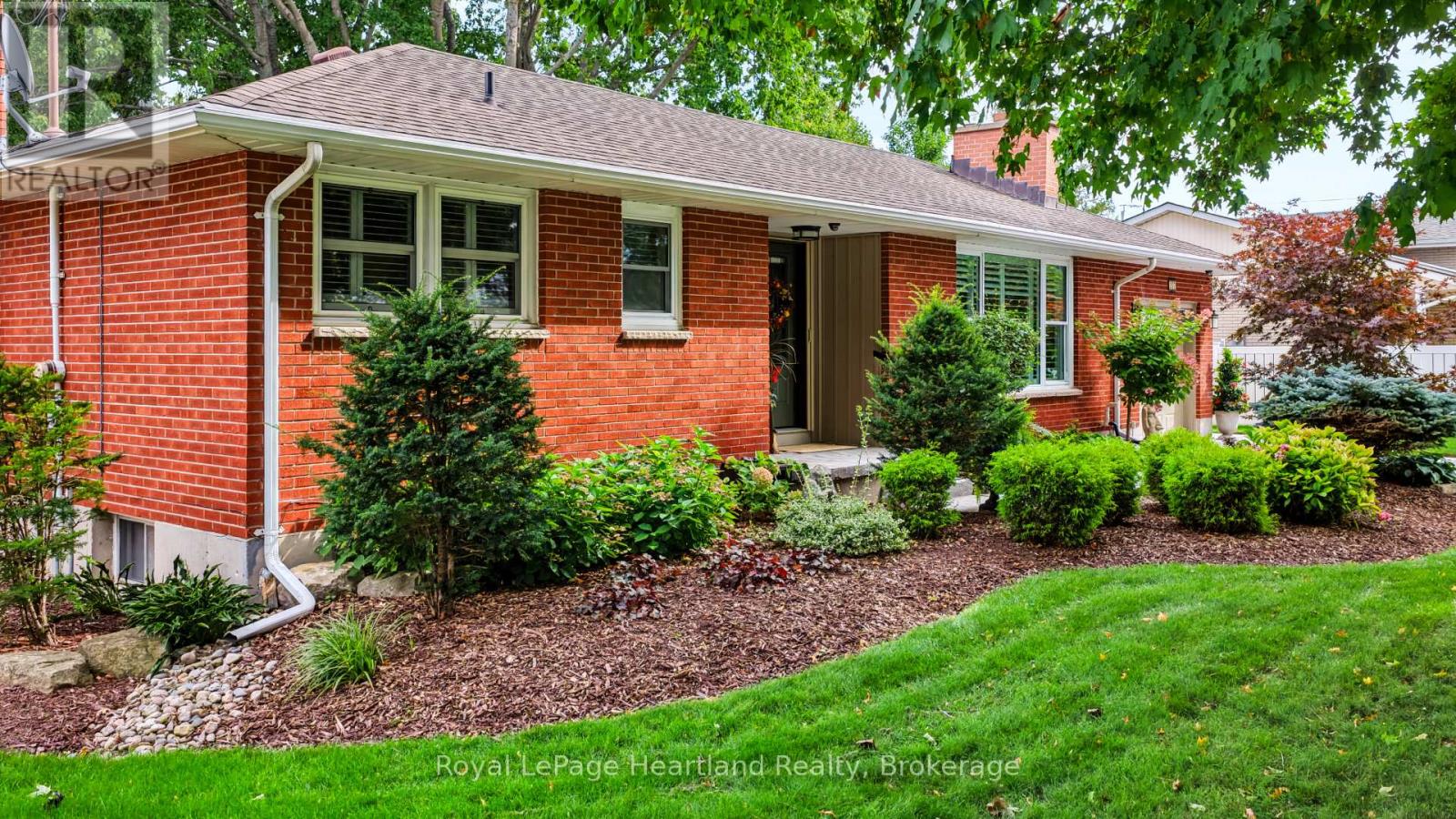 257 Eldon Street, Goderich, Ontario  N7A 3R9 - Photo 2 - X13881154