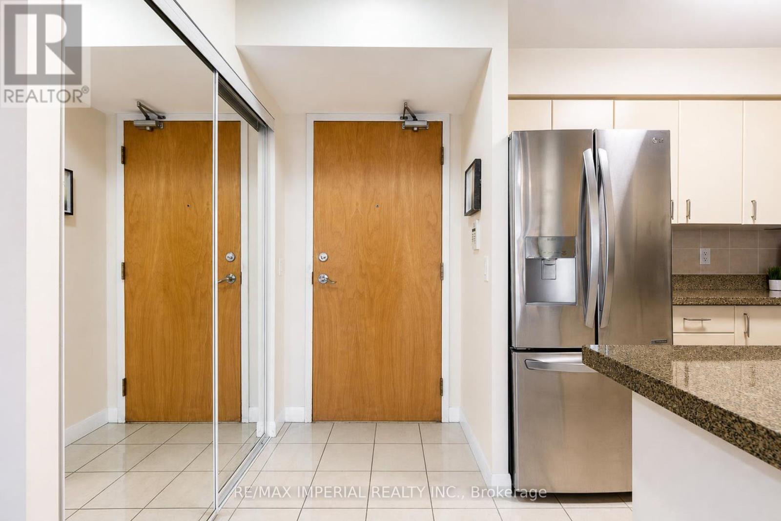 2903 - 4968 Yonge Street, Toronto, Ontario  M2N 7G9 - Photo 2 - C13881102