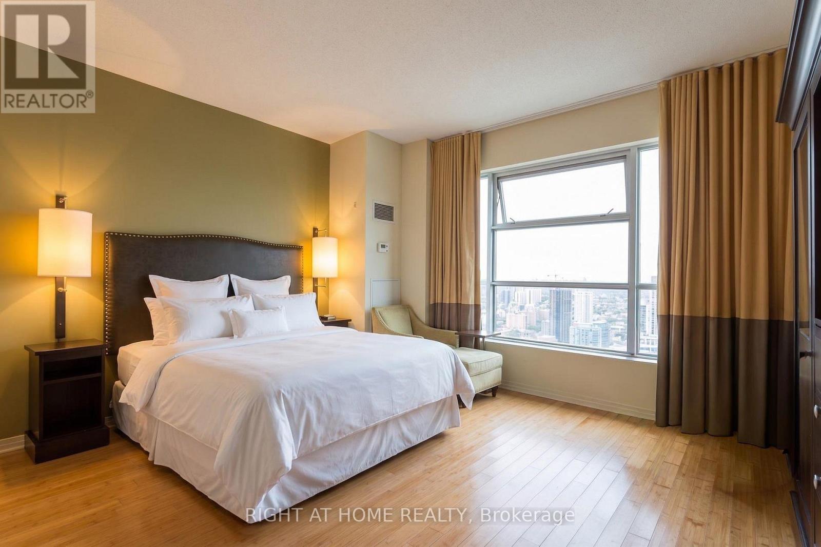4404 - 1 King Street W, Toronto, Ontario  M5H 1A1 - Photo 2 - C13881132
