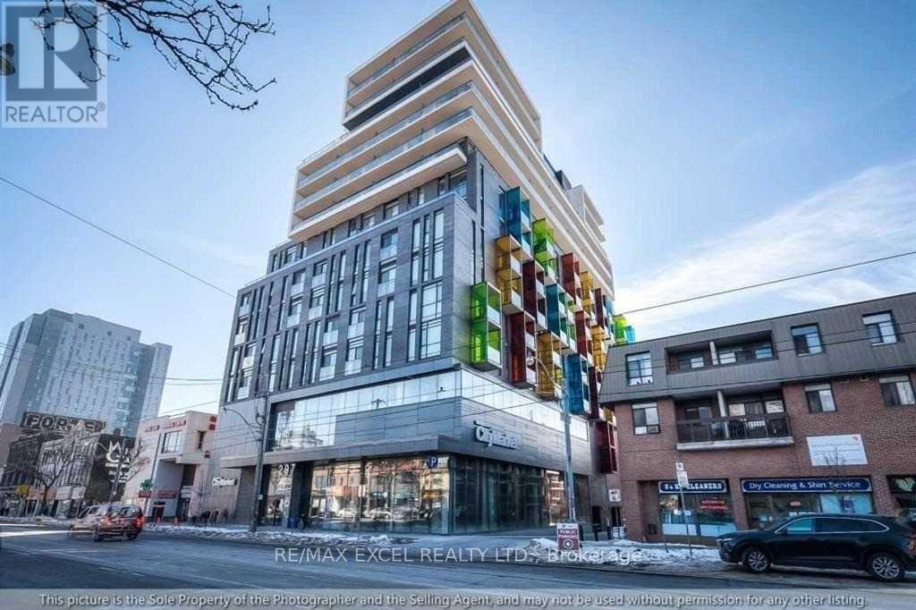 1001 - 297 College Street, Toronto, Ontario  M5T 1S2 - Photo 1 - C13881214