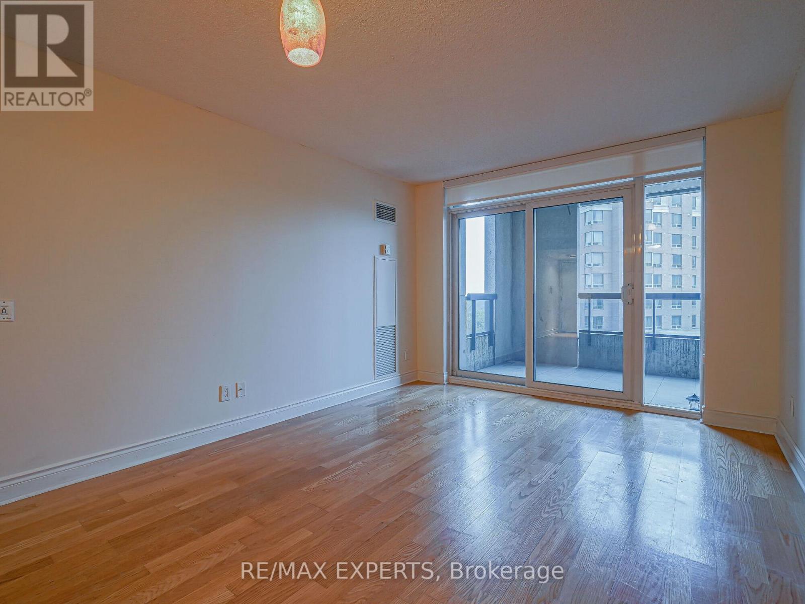 523 - 15 Northtown Way, Toronto, Ontario  M2N 7A2 - Photo 4 - C13881288