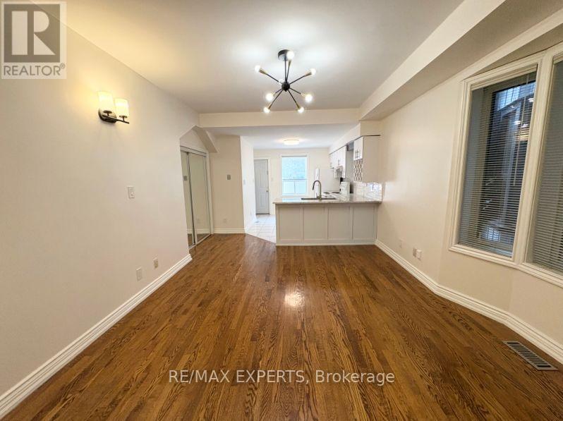 Main - 721 Carlaw Avenue, Toronto, Ontario  M4K 3K8 - Photo 2 - E13880978