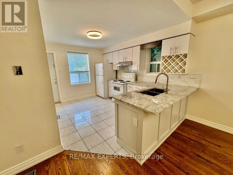 Main - 721 Carlaw Avenue, Toronto, Ontario  M4K 3K8 - Photo 4 - E13880978