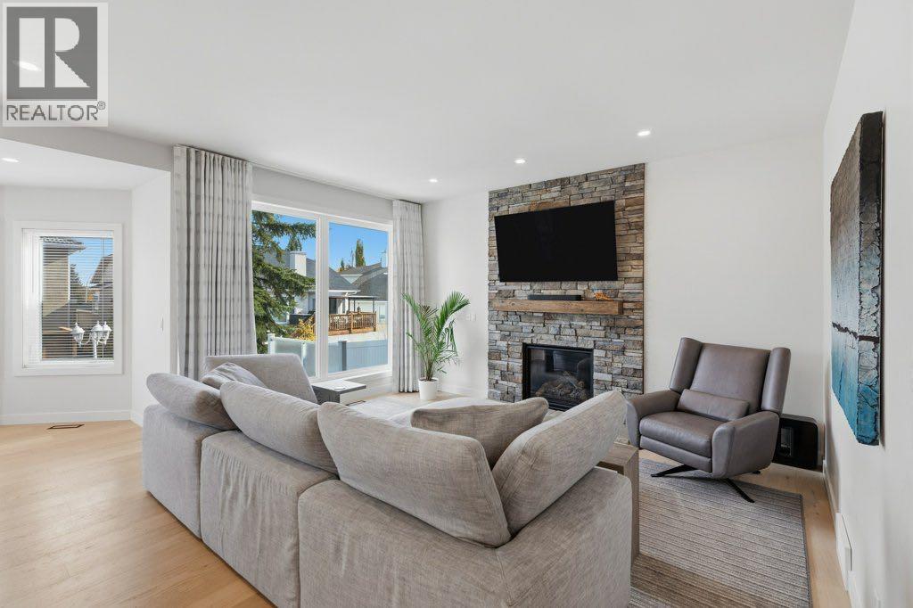 119 Woodpark Circle SW, Calgary, Alberta  T2W 6E9 - Photo 14 - A2351336