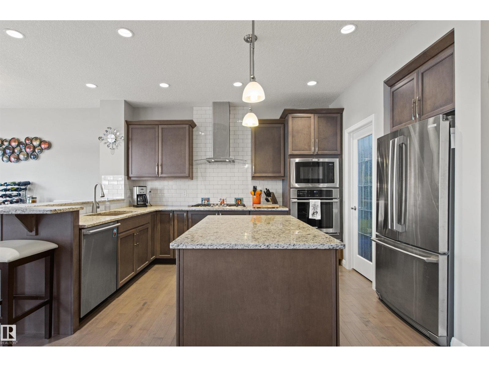 6124 175 AV NW