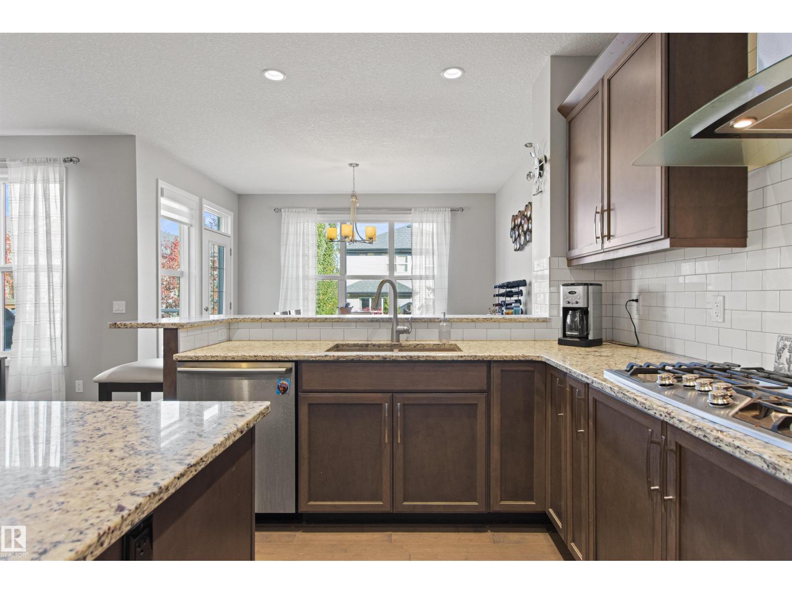 6124 175 AV NW