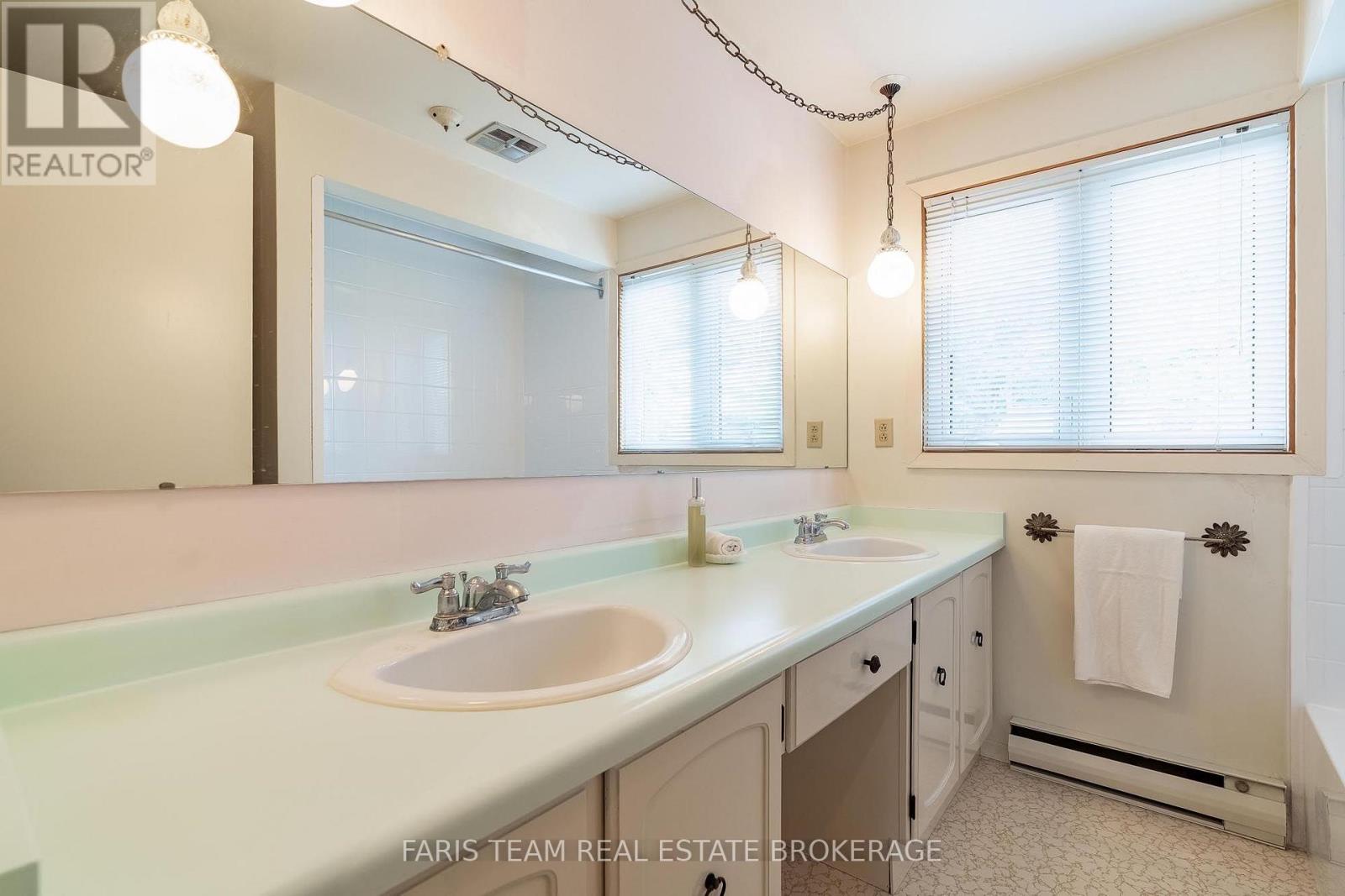 40 Stunden Lane, Barrie, Ontario  L4N 0H1 - Photo 18 - S13881098