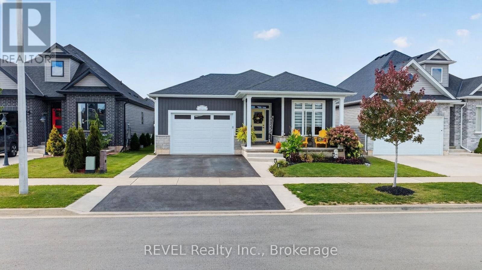 4233 Village Creek Drive, Fort Erie, Ontario  L0S 1S0 - Photo 3 - X13880982