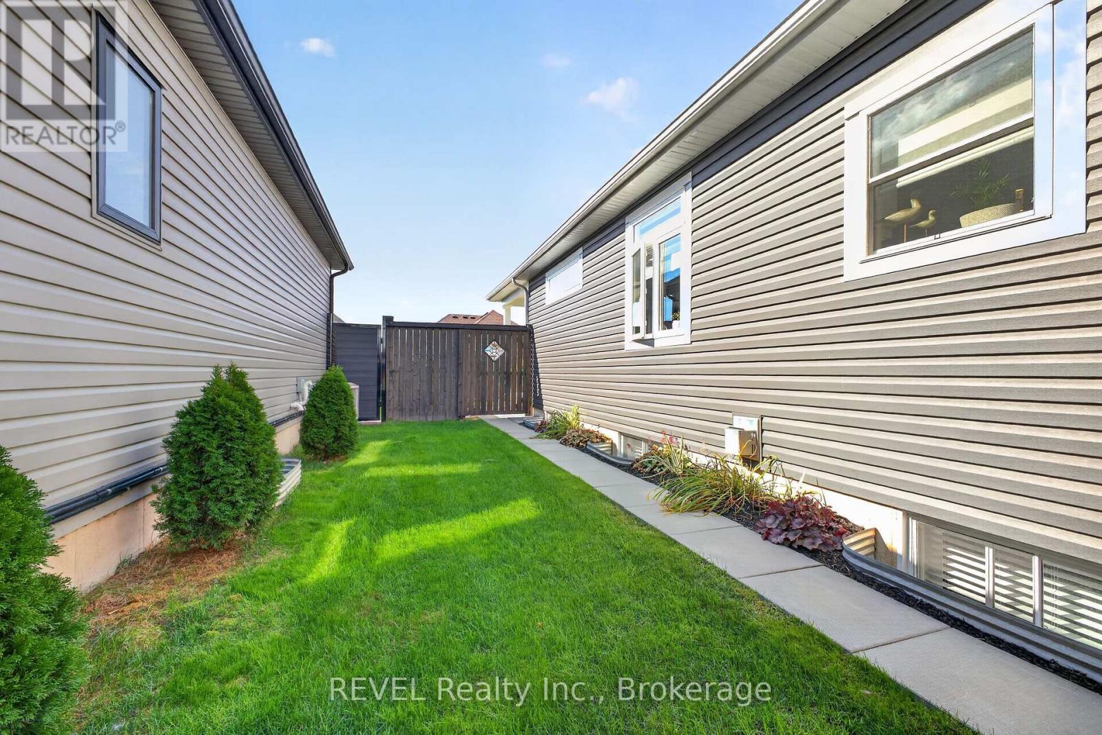 4233 Village Creek Drive, Fort Erie, Ontario  L0S 1S0 - Photo 35 - X13880982