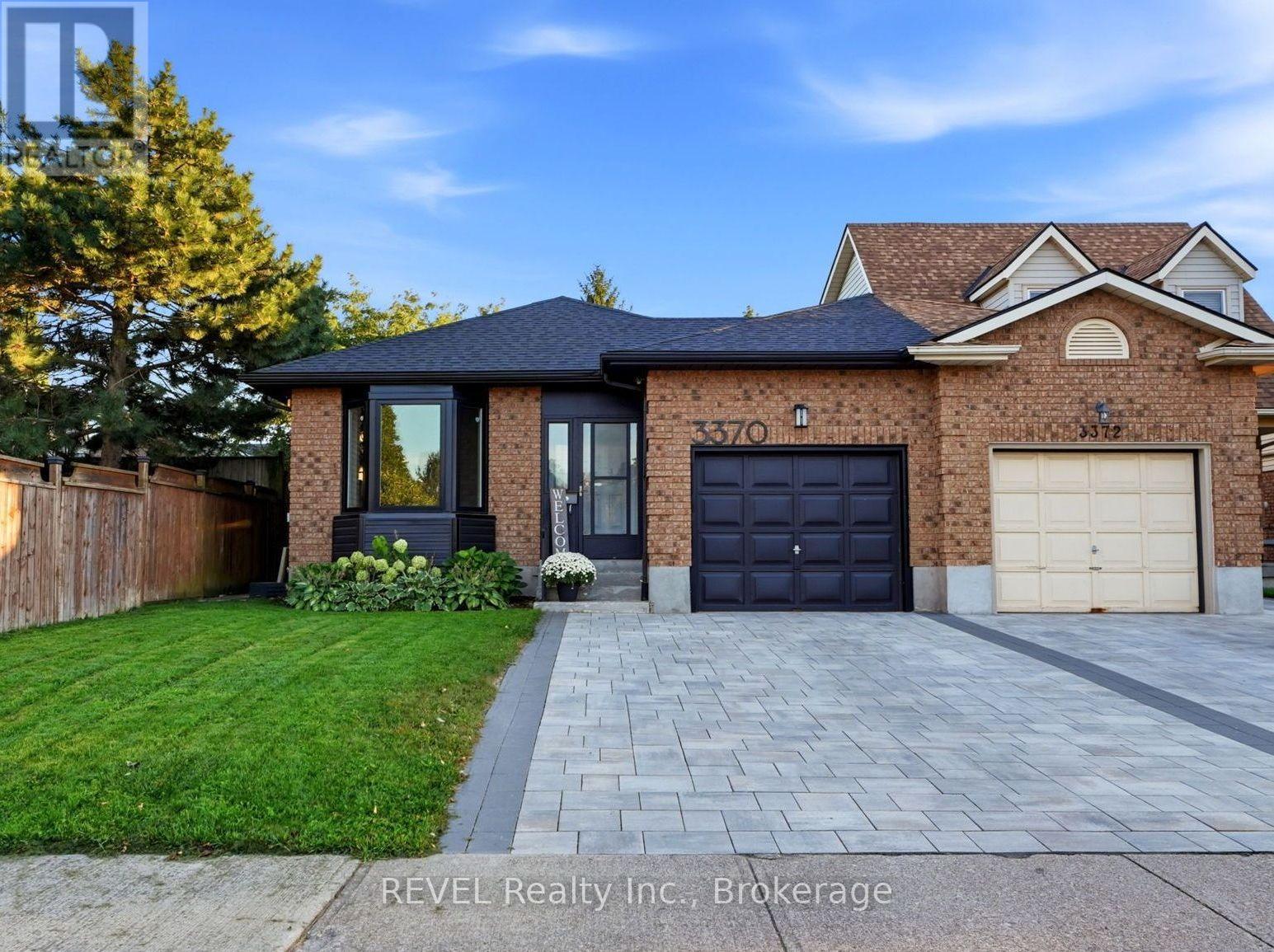 3370 Cardinal Drive, Niagara Falls (Mt. Carmel), Ontario L2H 3A6 - Photo 1 - X13881180
