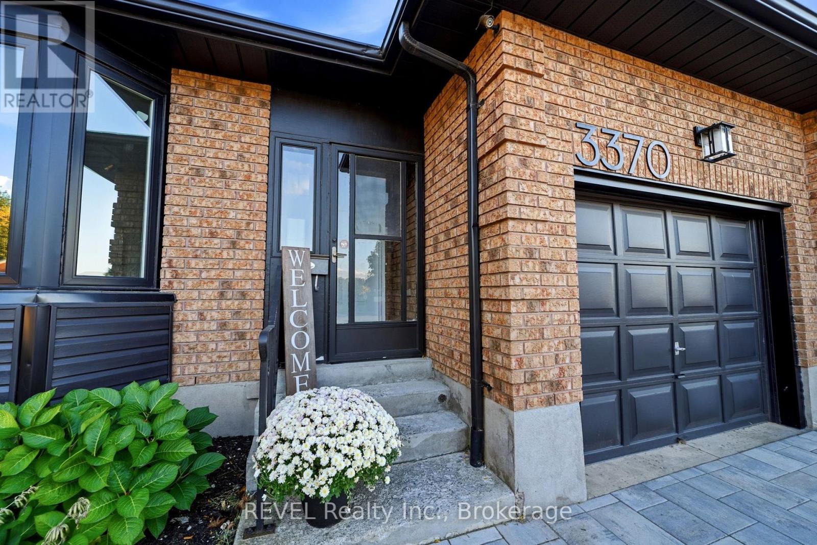 3370 Cardinal Drive, Niagara Falls (Mt. Carmel), Ontario L2H 3A6 - Photo 4 - X13881180