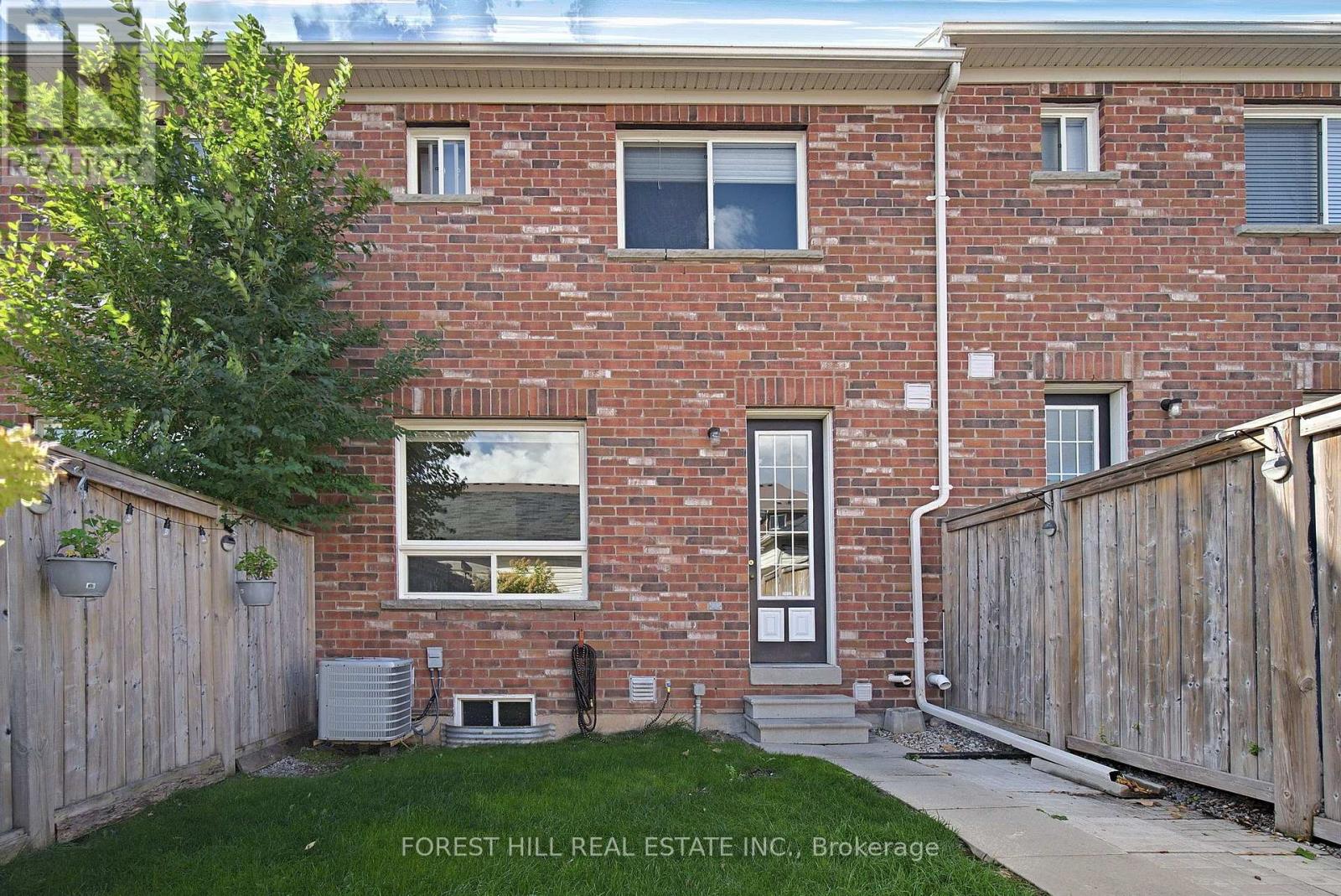 2537 Postmaster Drive, Oakville, Ontario  L6M 0L6 - Photo 29 - W13881030